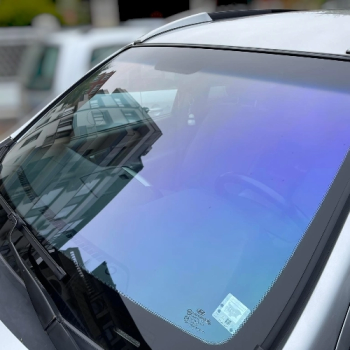 Слънцезащитно фолио Light Guard Chameleon 70% 1.52/30m | 80.00 лв. / 40.90 &euro;